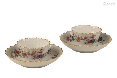 PAIR OF FAMILLE ROSE FOLIATE-FORM TEABOWLS AND SAUCERS, QIANLONG PERIOD