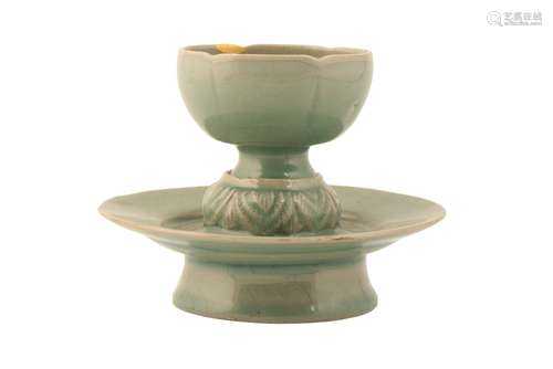 KOREAN CELADON FOLIATE CUP AND STAND, KORYO DYNASTY, 12TH CENTURY