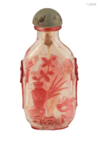 ROUNDED RECTANGULAR RUBY-OVERLAID CLEAR GLASS SNUFF BOTTLE, QING DYNASTY