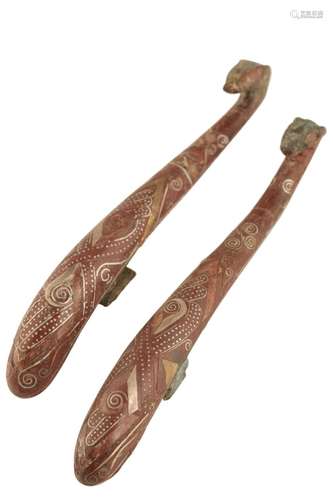 PAIR OF CHINESE ARCHAIC BRONZE BELT HOOKS, WARRING STATES, CIRCA 400BC