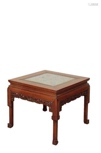 HARDWOOD AND FAMILLE ROSE PORCELAIN CORNER LEG TABLE