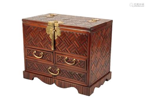 BAMBOO VENEERED TABLE CABINET, LATE QING / REPUBLIC PERIOD