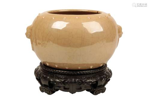 GE-TYPE CRACKLE-GLAZE JARDINIERE, QING DYNASTY 17TH / 18TH CENTURY