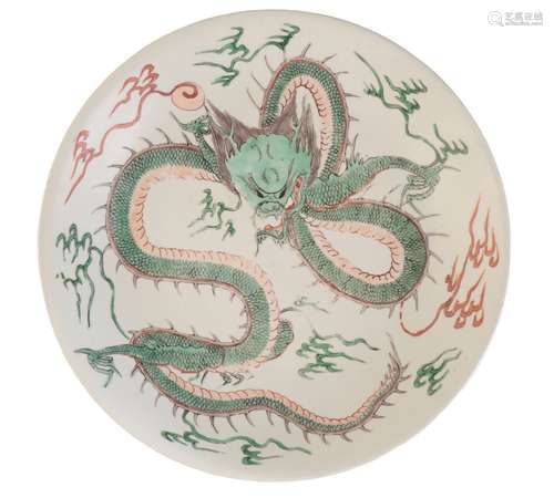 LARGE FAMILLE VERTE 'DRAGON' DISH, KANGXI PERIOD