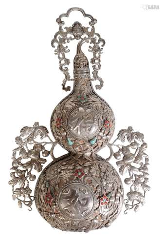 SILVER-MOUNTED DOUBLE-GOURD WALL VASE, QING DYNASTY, 19TH CENTURY