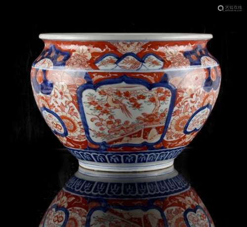 Property of a lady - a late 19th century Japanese Imari planter, 12.2ins. (31cms.) diameter.