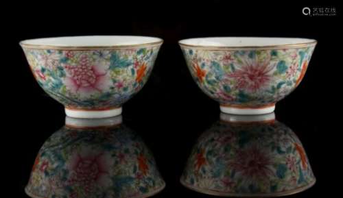 Property of a gentleman - en suite with the preceding four lots - a pair of Chinese famille rose