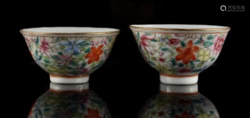 Property of a gentleman - en suite with the preceding six lots - a pair of Chinese famille rose