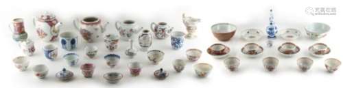 Property of a lady - a large quantity of Chinese porcelain, 17th century & 18th century, mostly