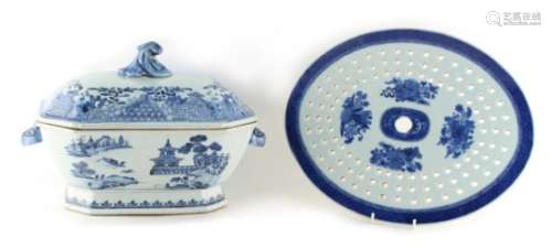 Property of a lady - an 18th century Chinese Qianlong period blue & white exportware tureen & cover,