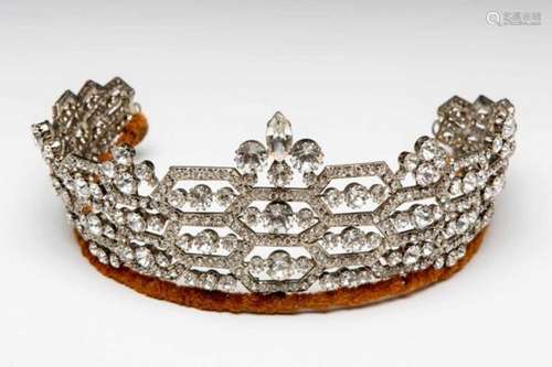 Kopie van de zogenaamde 'Greville' tiara,Het origineel is in 1921 door Boucheron ontworpen en in