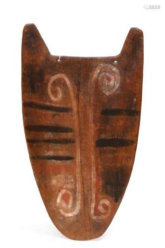 PNG , Highlands, Mendi, hardwood shiedwith painted patterns (restored); h. 81 cm.; 1400