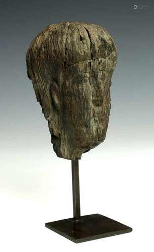 Roman wooden buste, ca. 3e eeuw.with a weathered black patina.; h. 11,5 cm.; Provenance Tom Lenders,