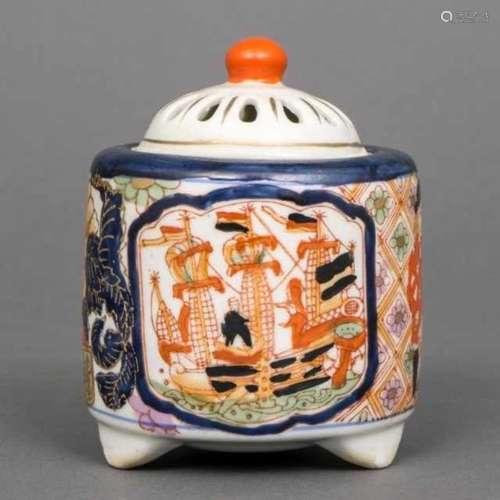 Porcelain Imari kôgo decorated with ships in two cartouches, two Dutch men on a floral base, and