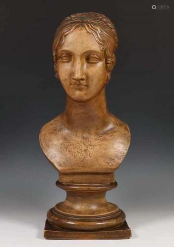 Terracotta portretbuste van Joséphine de Beauharnais (1763-1814).Genummer 30. Joséphine was de