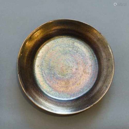 Stoneware dish with silver/grey and iridescent glaze, Japan, signed, dated '914-23