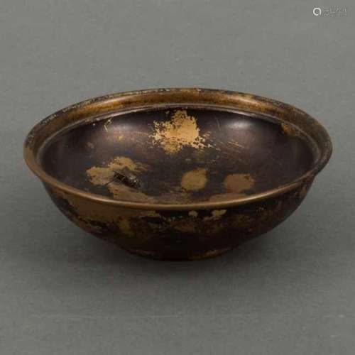 Small brown pattinated brass bowl with lifelike metal fly, Japan, not signed, 20th centuryØ11 x 3,5