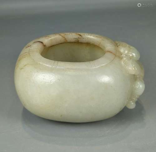 CARVED HETIAN JADE WATER DROPPER