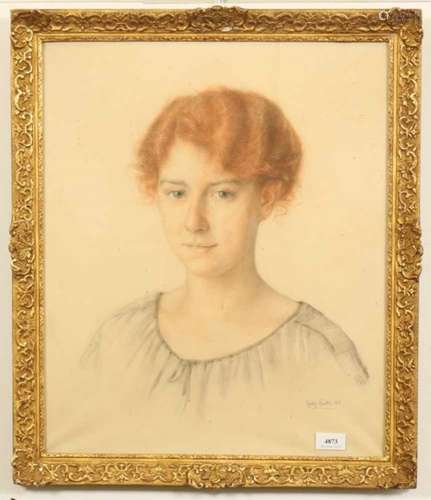 Georg Rueter (1875-1966)Portret van een jonge vrouw; houtskool en krijt; 55 x 45 cm.; gesign. r.