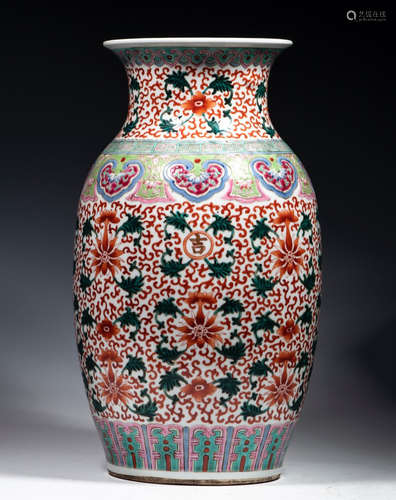 CHINESE PORCELAIN FAMILLE ROSE FLOWER VASE