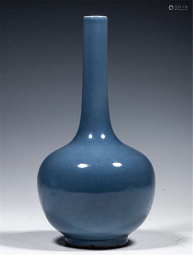 CHINESE PORCELAIN BLUE GLAZE TIANQIU VASE