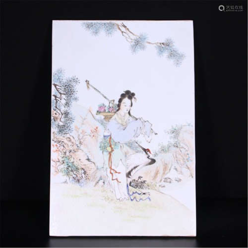 CHINESE PORCELAIN FAMILLE ROSE PLAQUE OF BEAUTY WITH FLOWER