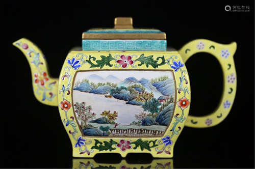 CHINESE PORCELAIN FAMILLE ROSE MOUNTAIN VIEWS SQUARE TEA POT