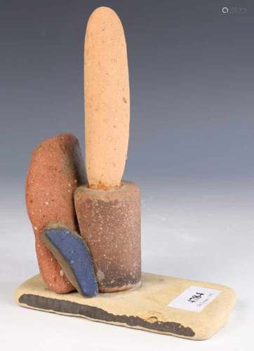 Mark Brusse (geb. 1937)'Tokoname smoke'; terracotta; h. 19 cm.; gesign. onderzijde 1989 en annotatie