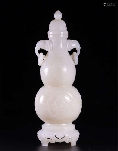 CHINESE WHITE JADE LIDDED GOURD VASE ON STAND