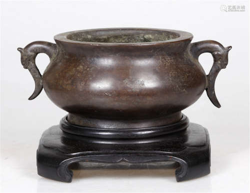CHINESE BRONZE ROUND CENSER ON ROSEWOOD STAND