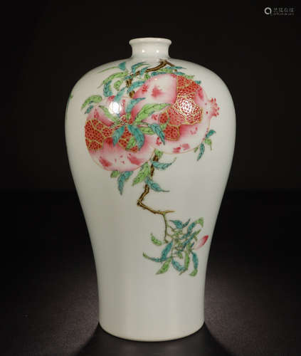 CHINESE PORCELAIN FAMILLE ROSE PEACH MEIPING VASE