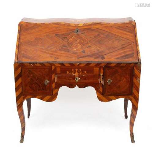 Rozenhouten damesschrijfbureau, Louis XV,met twee deuren, laatje en openslaande schrijfklep,