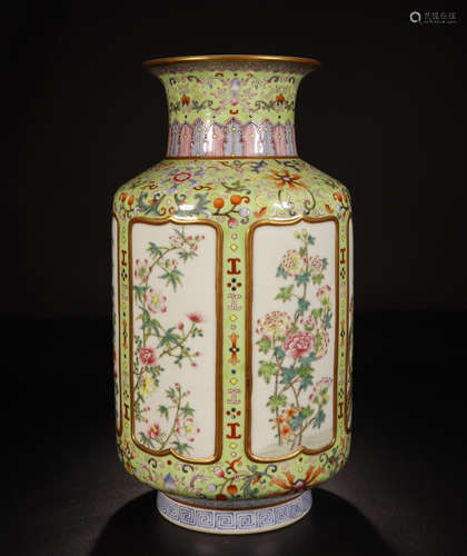 CHINESE PORCELAIN FAMILLER OSE FLOWER VASE