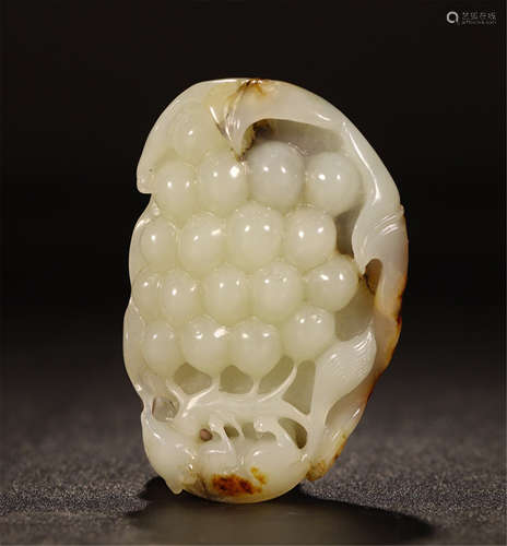 CHINESE YELLOW JADE FRUIT TABLE ITEM