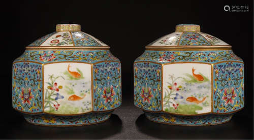 PAIR OF CHINESE PORCELAIN FAMILLE ROSE OCTAGONAL LIDDED JAR