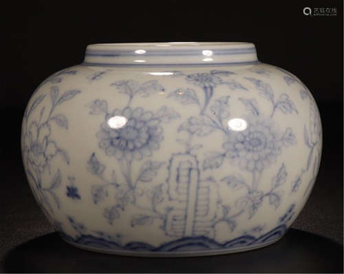 CHINESE PORCELAIN BLUE AND WHTIE FLOWER WATER POT