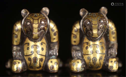 PAIR OF CHINESE GOLD INLAID BRONZE BEAR