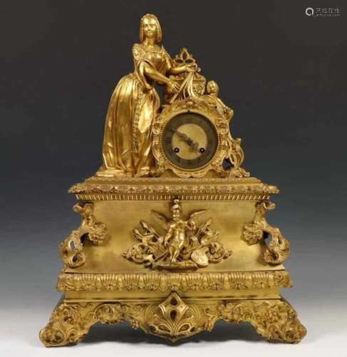 Frankrijk, bronzen vuur vergulde pendule, Louis Phillipe, ca. 1840;uurwerk uitgevoerd met gaand-