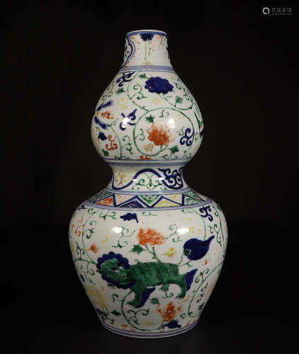 CHINESE PORCELAIN WUCAI BEAST GOURD VASE