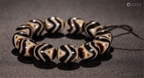 CHINESE AGATE BEAD BRACELET