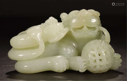 CHINESE CELADON JADE BEAST TABLE ITEM