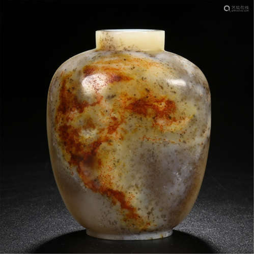 CHINESE JADE SNUFF BOTTLE