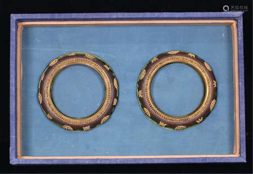 PAIR OF CHINESE GILT SILVER BEAD INLAID AGALWOOD BANGLES