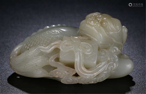 CHINESE GREY JADE BEAST TABLE ITEM