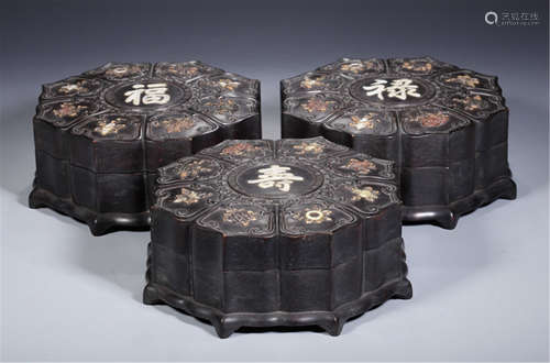 THREE CHINESE HARDWOOD ZITAN GEM STONE INLAID LIDDED FLOWER SHAPED LIDDED BOX