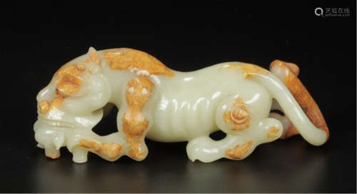 CHINESE NEPHRITE JADE BEAST TABLE ITEM