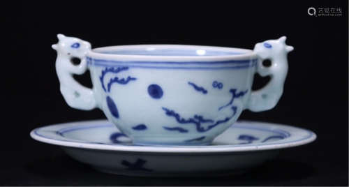 CHINESE PORCELAIN BLUE AND WHITE CUP WITH DISH