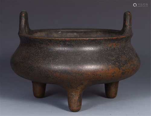 CHINESE BRONZE TRIPLE FEET ROUND CENSER