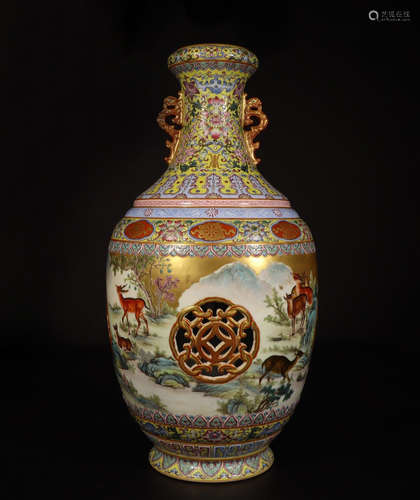 CHINESE PORCELAIN FAMILLE ROSE DEER VASE