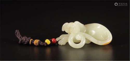 CHINESE YELLOW JADE DOG HAND ITEM